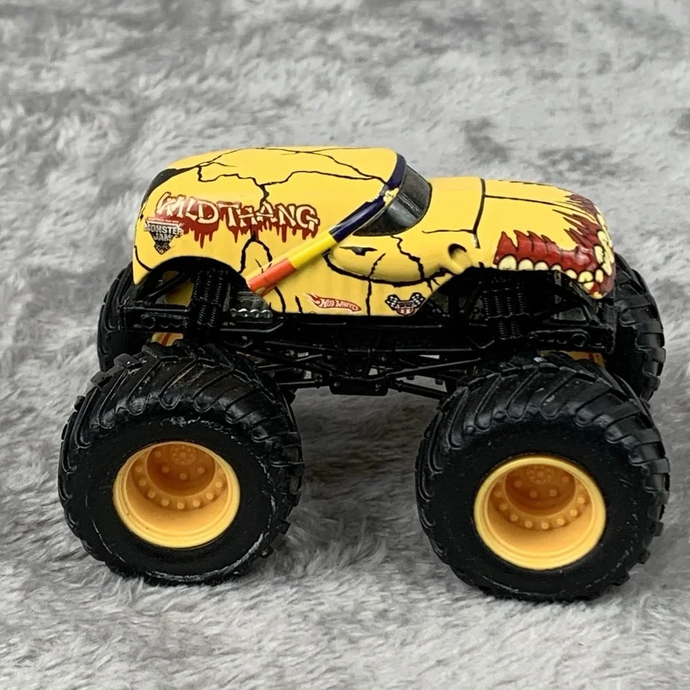 Hot Wheels Monster Trucks lot of 2 Trucks 1:64 Zombie & Wild Thang Preowned